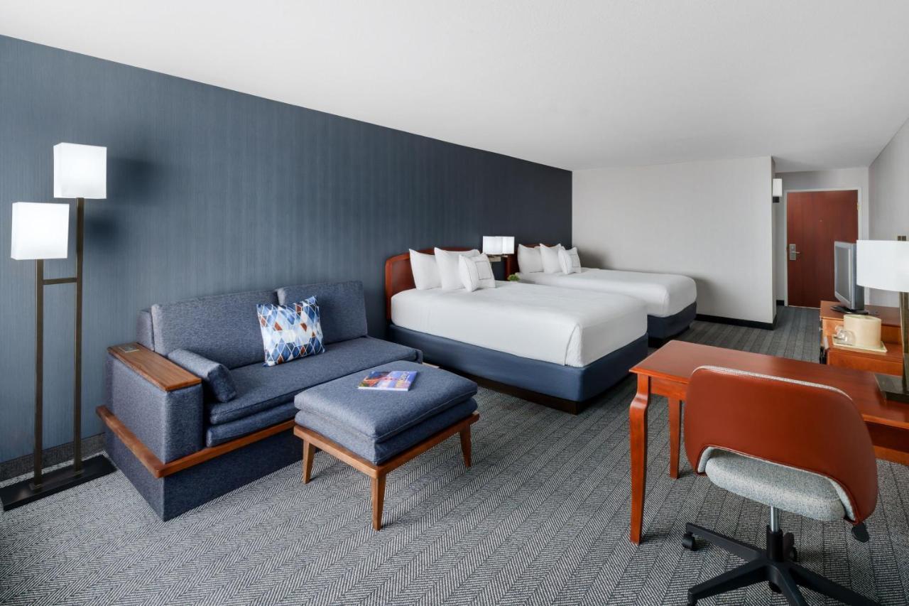 คอร์ตยาร์ด แซคราเมนโต ฟอลซัม Hotel ภายนอก รูปภาพ